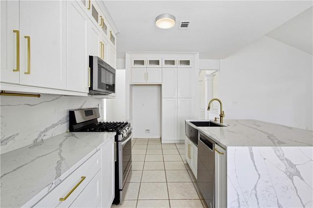 500 Camber Woods Drive, Roswell, GA 30076