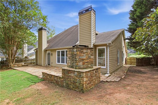 500 Camber Woods Drive, Roswell, GA 30076
