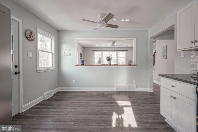 8 RIVIERA DR, Pennsville, NJ 08070