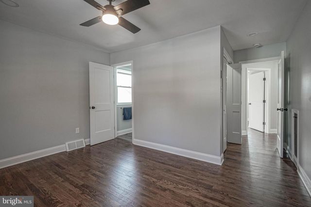 8 RIVIERA DR, Pennsville, NJ 08070