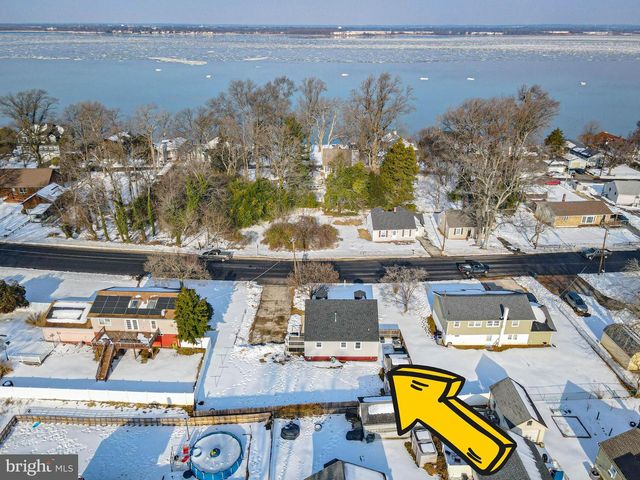 8 RIVIERA DR, Pennsville, NJ 08070