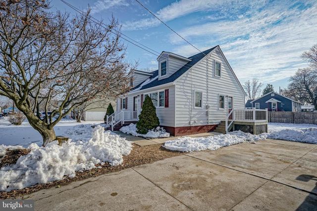 8 RIVIERA DR, Pennsville, NJ 08070