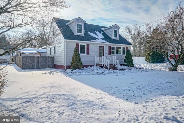 8 RIVIERA DR, Pennsville, NJ 08070
