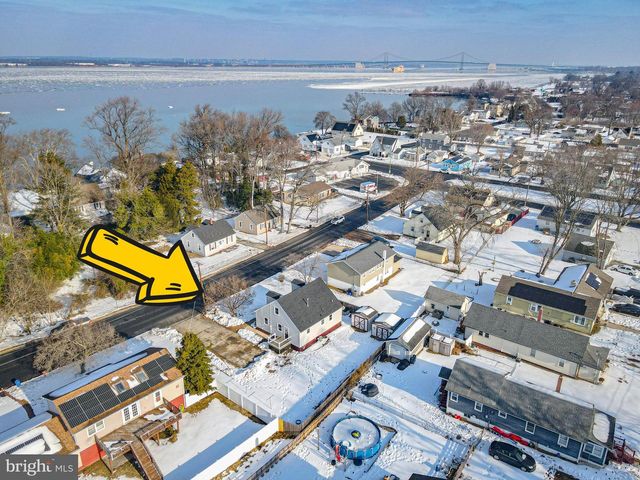 8 RIVIERA DR, Pennsville, NJ 08070