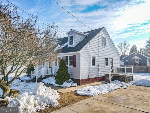 8 RIVIERA DR, Pennsville, NJ 08070