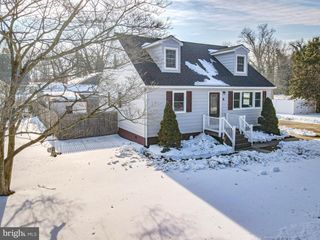 8 RIVIERA DR, Pennsville, NJ 08070