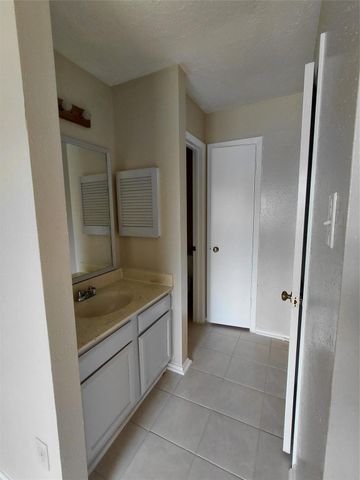 16511 Parkridge Court, Houston, TX 77053