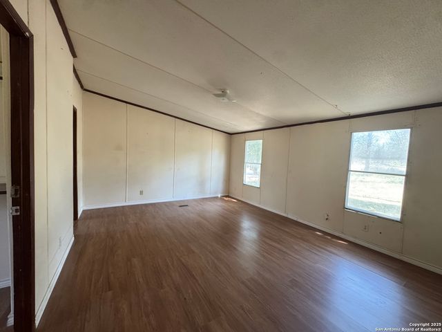 159 County Road 6768, Natalia, TX 78059