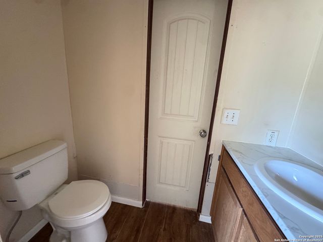 159 County Road 6768, Natalia, TX 78059