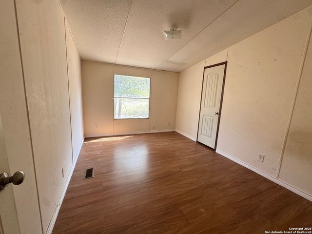 159 County Road 6768, Natalia, TX 78059