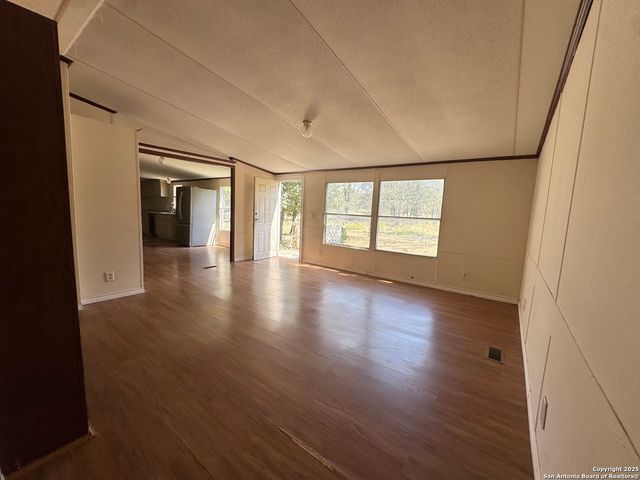 159 County Road 6768, Natalia, TX 78059