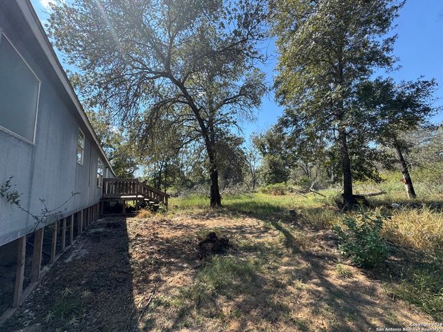 159 County Road 6768, Natalia, TX 78059