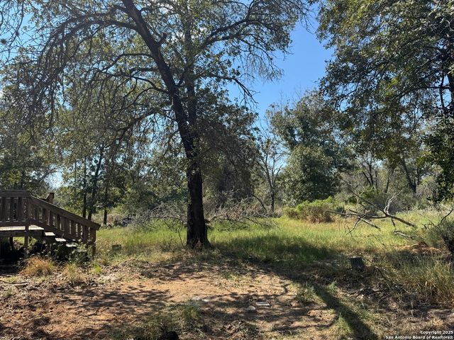 159 County Road 6768, Natalia, TX 78059