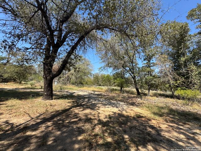 159 County Road 6768, Natalia, TX 78059