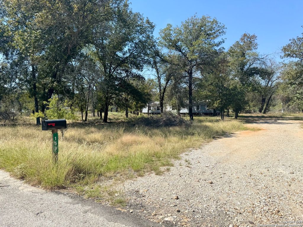 159 County Road 6768, Natalia, TX 78059