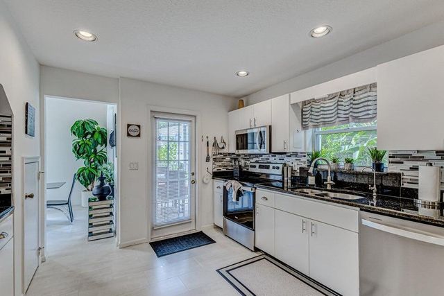 18174 SE Fairview Circle, Tequesta, FL 33469