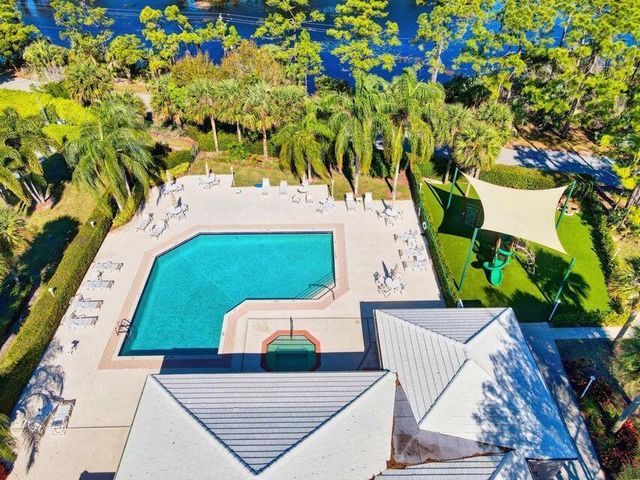 18174 SE Fairview Circle, Tequesta, FL 33469