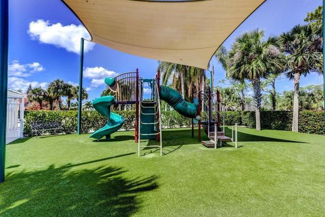 18174 SE Fairview Circle, Tequesta, FL 33469