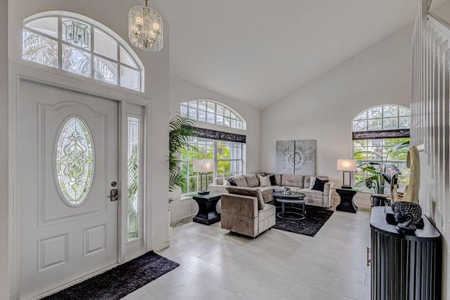 18174 SE Fairview Circle, Tequesta, FL 33469