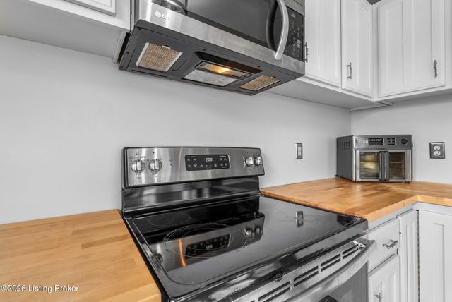 178 P J Ct, Taylorsville, KY 40071