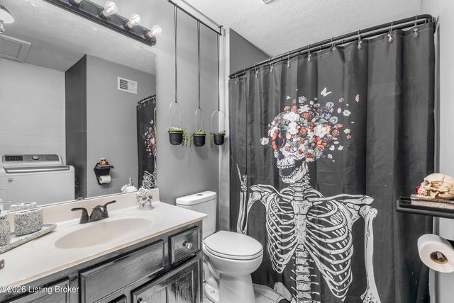 178 P J Ct, Taylorsville, KY 40071