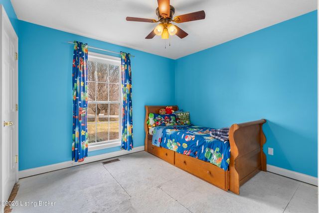 178 P J Ct, Taylorsville, KY 40071