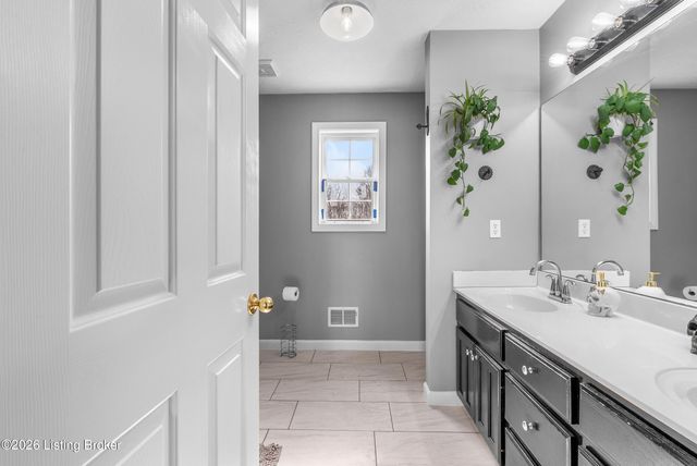 178 P J Ct, Taylorsville, KY 40071