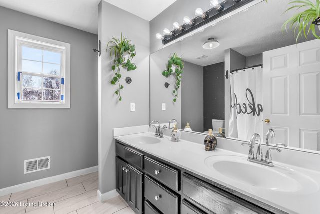 178 P J Ct, Taylorsville, KY 40071