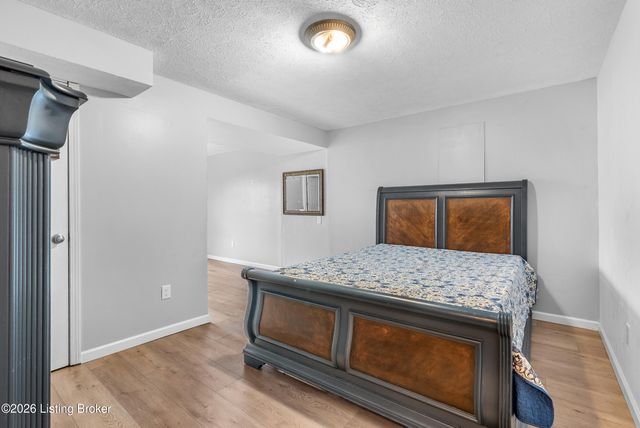 178 P J Ct, Taylorsville, KY 40071