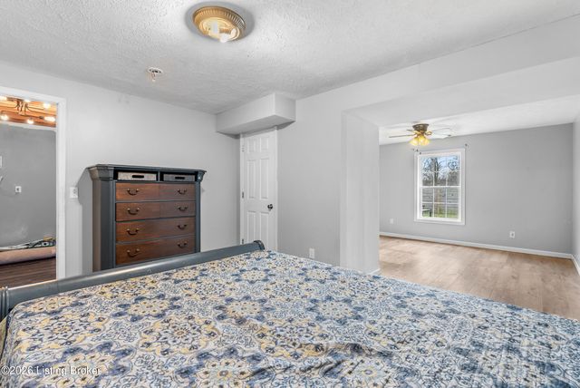 178 P J Ct, Taylorsville, KY 40071