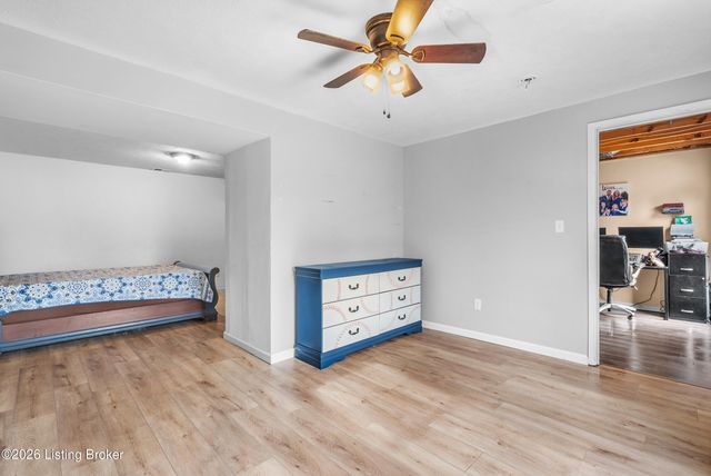 178 P J Ct, Taylorsville, KY 40071