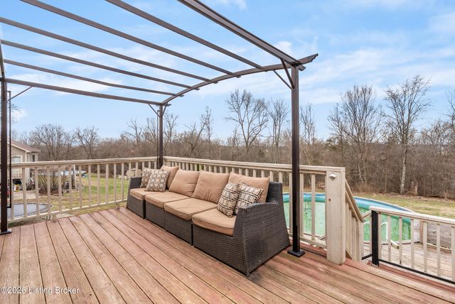 178 P J Ct, Taylorsville, KY 40071