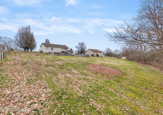 178 P J Ct, Taylorsville, KY 40071