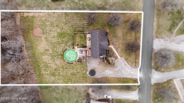 178 P J Ct, Taylorsville, KY 40071