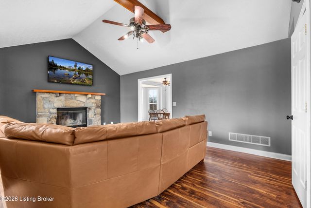 178 P J Ct, Taylorsville, KY 40071