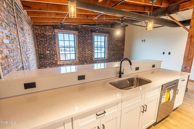 453 East Main Street 900, Kingsport, TN 37660