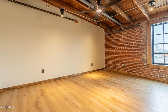 453 East Main Street 900, Kingsport, TN 37660