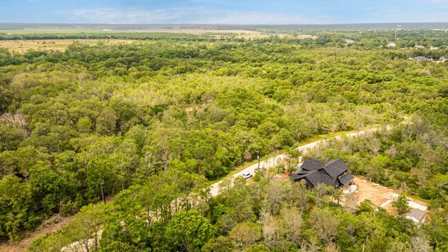 281 Nene LN, Bastrop, TX 78602