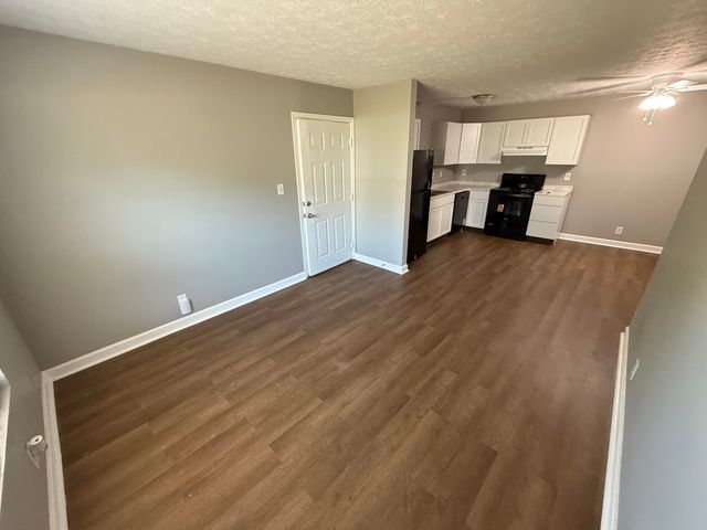 121 N North Brand Street Street 11, Midway, KY 40347