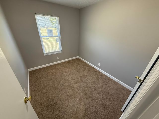 121 N North Brand Street Street 11, Midway, KY 40347