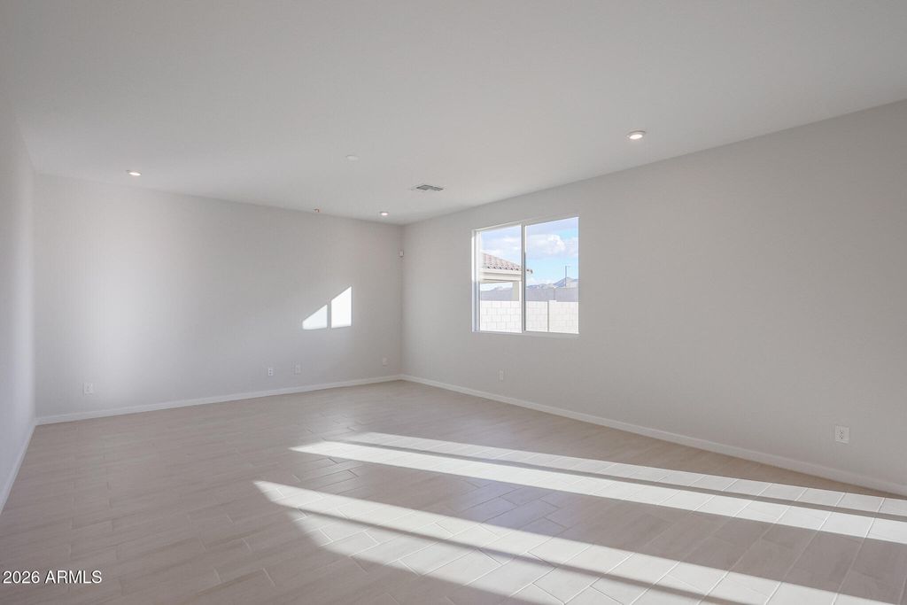 17955 W CAMINO DE ORO Boulevard, Surprise, AZ 85387 — photo 4