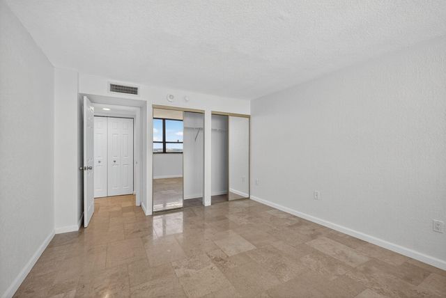 5600 N Flagler Drive 2703, West Palm Beach, FL 33407