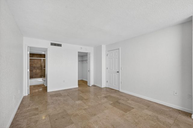 5600 N Flagler Drive 2703, West Palm Beach, FL 33407