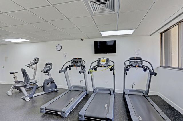 5600 N Flagler Drive 2703, West Palm Beach, FL 33407