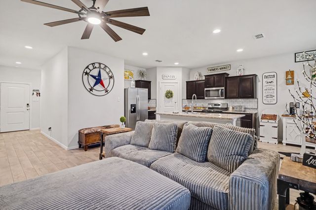 8621 Willowsun Way, Fort Worth, TX 76131