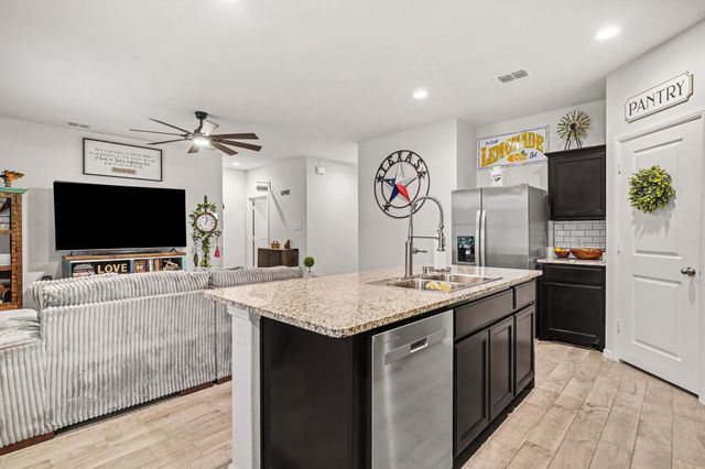 8621 Willowsun Way, Fort Worth, TX 76131