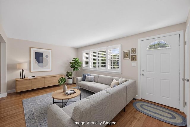 119 Seacoast Shores Blvd, Falmouth, MA 02536