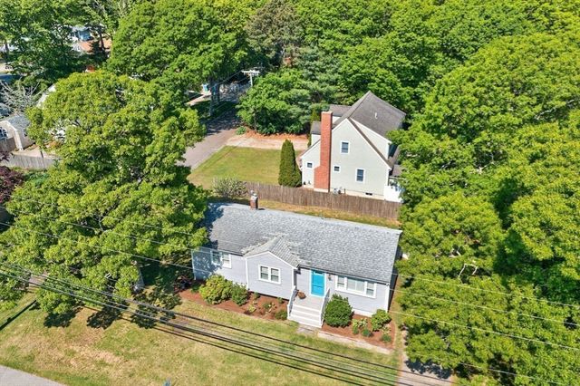 119 Seacoast Shores Blvd, Falmouth, MA 02536