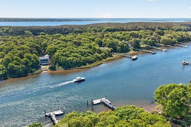119 Seacoast Shores Blvd, Falmouth, MA 02536