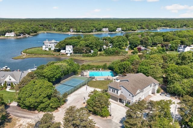 119 Seacoast Shores Blvd, Falmouth, MA 02536